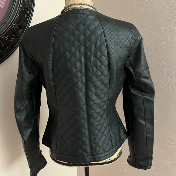 Leather jacket - Picture 3 of 4